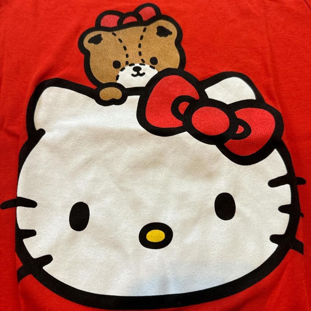Hello Kitty Red T-shirt Sz‎ L